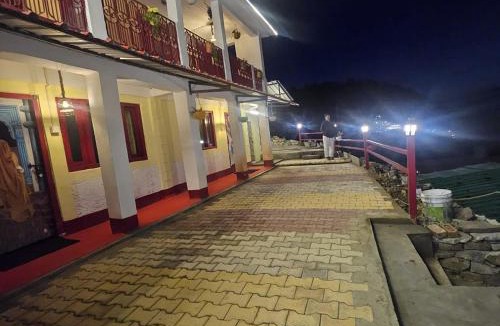 Naina Range Hotel | Jugnoo Cafe and Stay