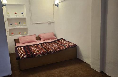 Naina Range Hotel | Jugnoo Cafe and Stay