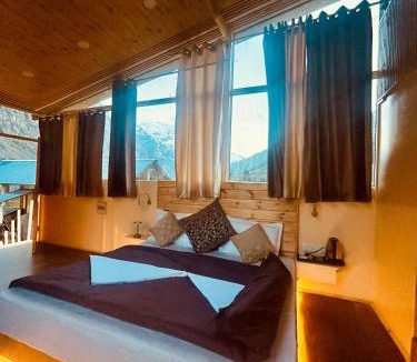 Jispa Hotel | Kübes By The Raasta