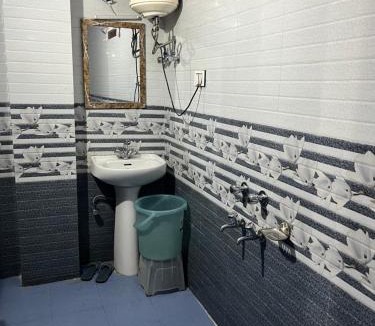 Sarahan House | Kailash view
