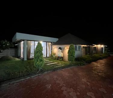 Ujjain Villa | Kanakdhara farmhouse