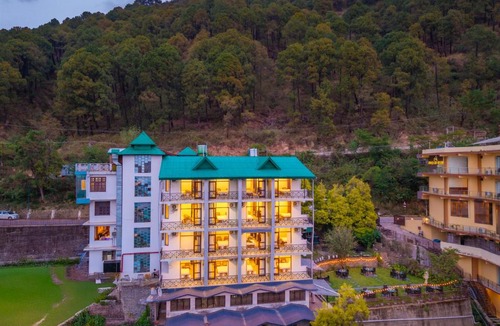 Dharamshala Hotel | Karnika Resort by White Panda Hotels