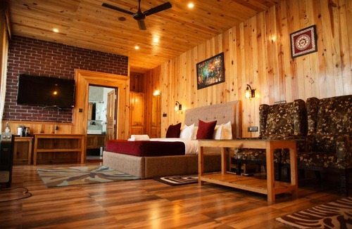 Almora Hotel | Kasar Himalaya Holiday Resort, Binsar Rd