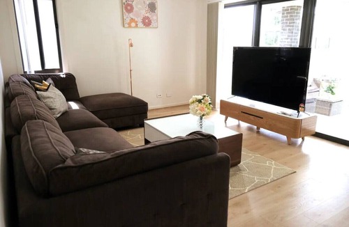 Kellyville House | Kellyville Modern & Stylish House for family &work