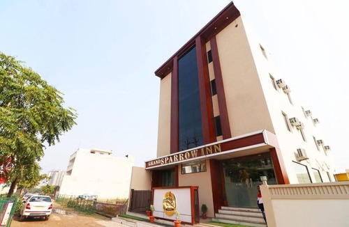 Basai House | Kingsize Bedroom with own Bath