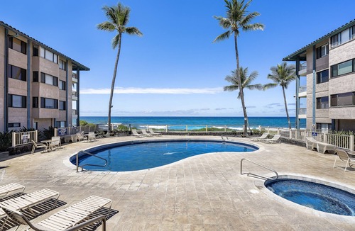 Historic Kailua Village Condo | Kona Reef Resort Condo F16 - 10% Discount on 7 day booking