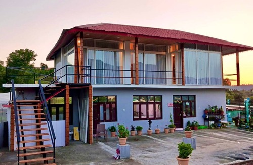 Ranikhet Hotel | Kumaon Oasis