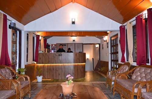Gagar Resort | Kumaun Roop Resort Near Kainchi Dham Mandir, Free Parking
