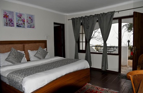 Gagar Resort | Kumaun Roop Resort Near Kainchi Dham Mandir, Free Parking