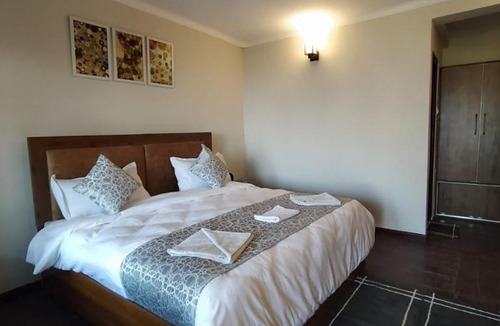 Gagar Resort | Kumaun Roop Resort Near Kainchi Dham Mandir, Free Parking