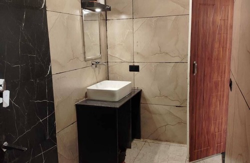 Bail Parao Hotel | Kuyal Corbett Resort