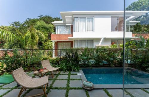 Kudal Villa | La Masillia by The Blue Kite - 2 BHK with Private Pool, 15 mins from Morjim Beach, Wifi, Peaceful location, Kitchen, Security, Patio
