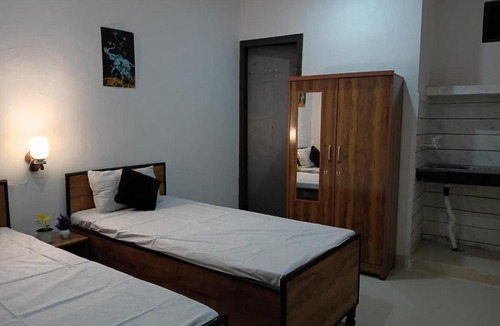 Noida Hostel | La vie Livings Only For Female