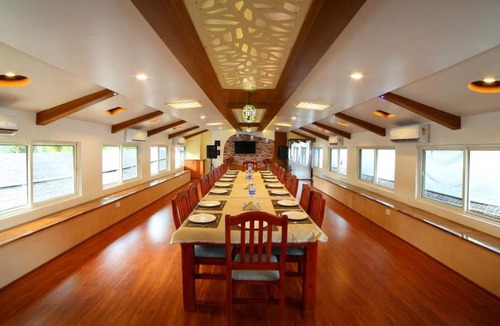 Erezha Boat Rental | Lakenest day cruise