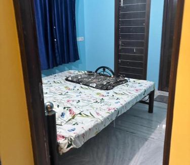 Mukundapur Apartment | Lara home stay 1bhk