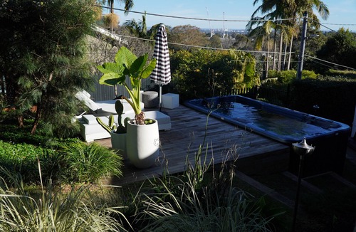 Lane Cove House | Large 2 storey house in east Lane Cove with amazing amenities 10 min from CBD.
