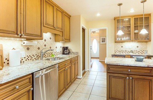White Oak House | Large Deck & Yard w/ a View! Family Home Near DC