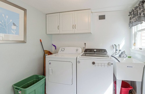White Oak House | Large Deck & Yard w/ a View! Family Home Near DC