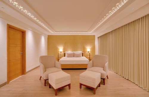 Thiruvananthapuram Hotel | Lemon Tree Premier Thiruvananthapuram