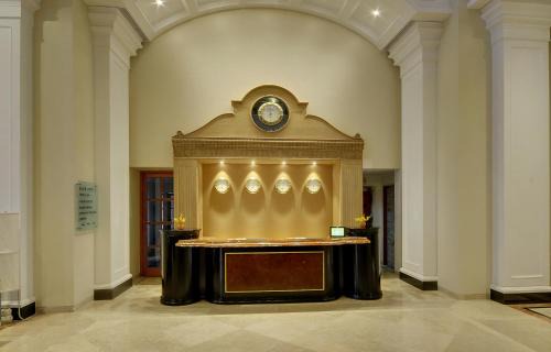 Ahmedabad City Centre Hotel | Lemon Tree Premier, Sabarmati Riverfront, Ahmedabad