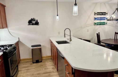 Taos Ski Valley Condo | Lift 1 Lookout - Snakedance Condos - New Property! - WiFi - Ski Locker - Mountai