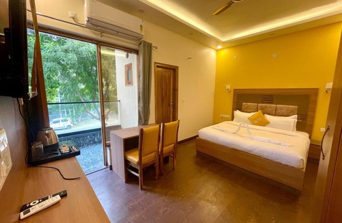 Noida Hotel | Lime Tree Hotel & One BHK Serviced Apartment - Noida Sector 50 Metro