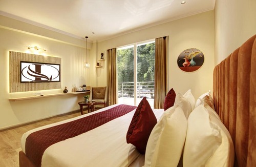 Sector 51 Hotel | Limewood Stay Mall 51