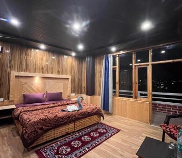 Vashist Hotel | Little Tibet Cafe & Riverbed Stays