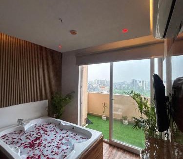 Chandigarh Apartment | Loft of luxe Bathtub Luxury Stay Self Checkin