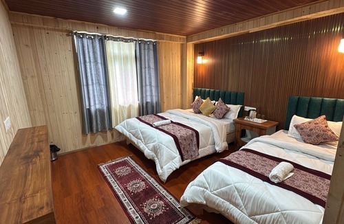 Lachung Hotel | Lotus Inn Blue Pine