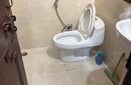 Sector 17 Apartment | Lovely 3 bedroom house with AC