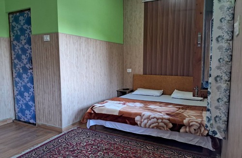 Jhultar Barkhet Hotel | Lovely 9-bedroom hotel in Patal Bhuvaneshwar
