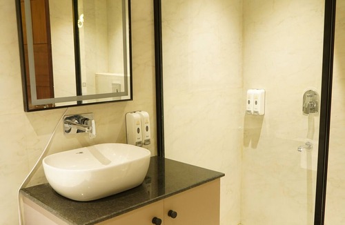 Kharar Hotel | Luxe Manor