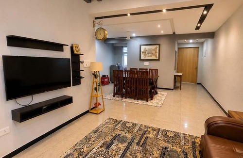 Srinagar Apartment | Luxurious 2 Bedroom Apartment in Srinagar