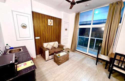 Noida Apartment | Luxurious house 1bhk with swimming pool