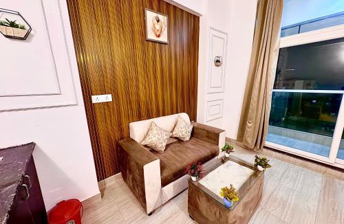 Noida Apartment | Luxurious house 1bhk with swimming pool