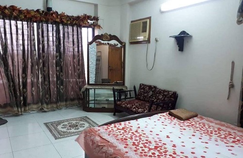 Banani Apartment | Luxurious king size room@Banani