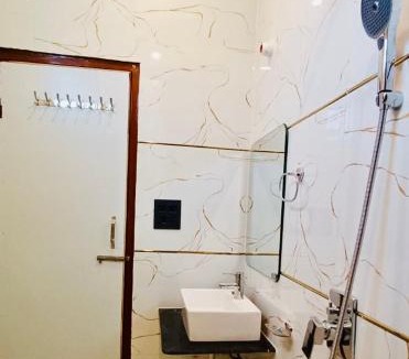 Bullawala Apartment | Luxurious OB homestay