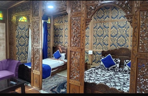 Dal Lake Boat Rental | Luxury Egypt Group of House Boat