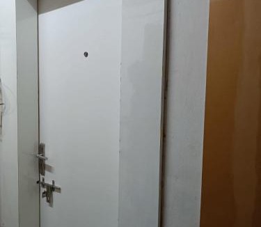 New Delhi Apartment | Luxury Furnish Studio Apt 623 in DLF Moti Nagar Delhi
