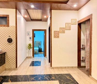 Jammu Bed & Breakfast | Luxury Palm Stay