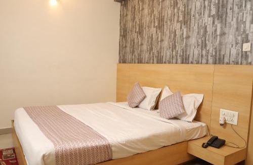 Jhansi Hotel | LUXURY ROOMS By HOTEL HARI PALACE