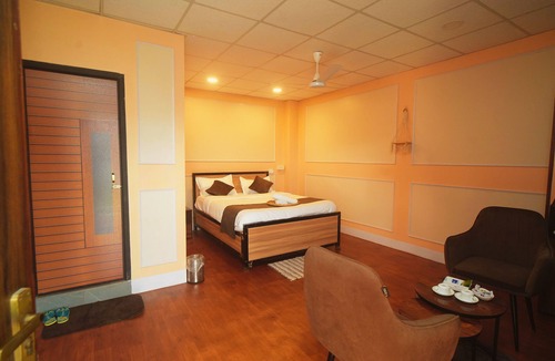 Sualkuchi Bed & Breakfast | Luxury Terrace Penthouse | G.S. Road Bhangagarh
