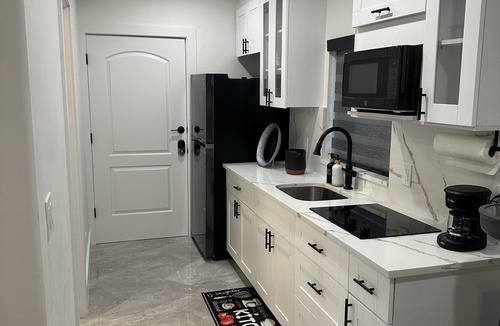 Margate Apartment | Luxury unit B