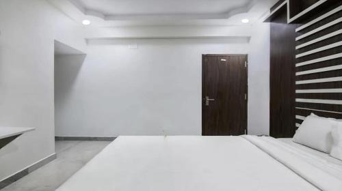 New Town Hotel | Magestic Suite New Town Kolkata