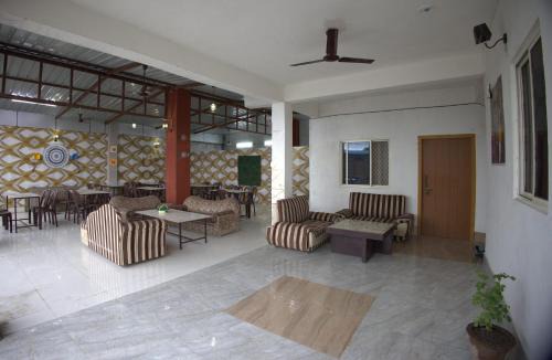 Khatima Hotel | MAHARANI Hotel
