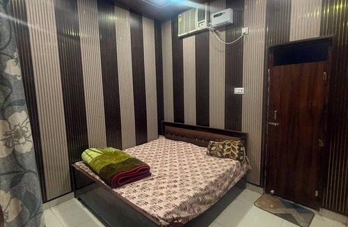 Aonla Hotel | Maheshwari Palace & Hotel