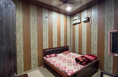 Aonla Hotel | Maheshwari Palace & Hotel