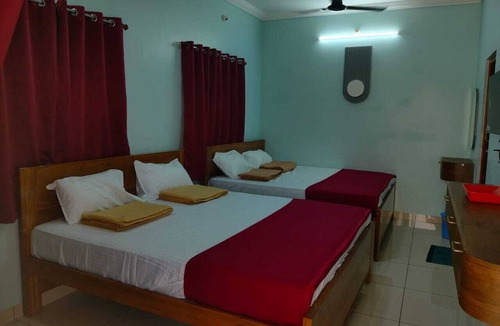 Thirunallar Hotel | Malar Residency