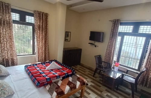 Majkhali Hotel | Manaskhand Homestay Ranikhet near NH109